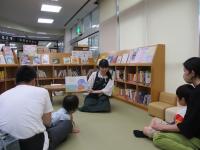 赤ちゃん絵本の会の様子1