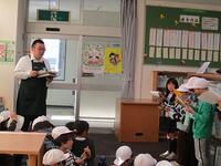 図書館見学の様子②