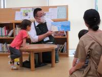 赤ちゃん絵本の会の様子