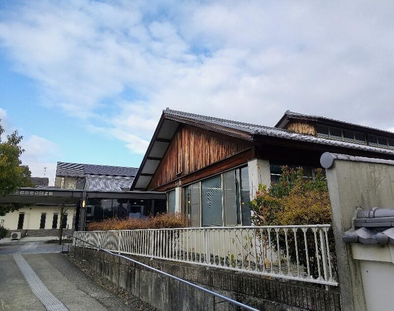 岩倉図書館写真