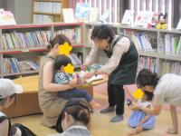 あかちゃんのおたのしみ会