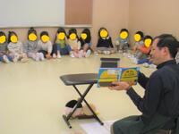 読み聞かせの様子