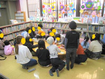 おたのしみ会の様子