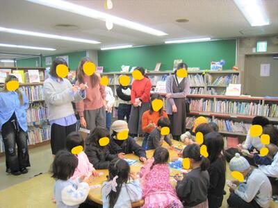 おたのしみ会の様子