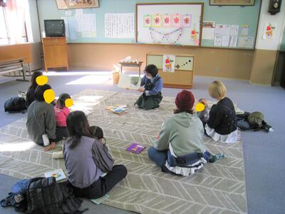 読み聞かせの様子