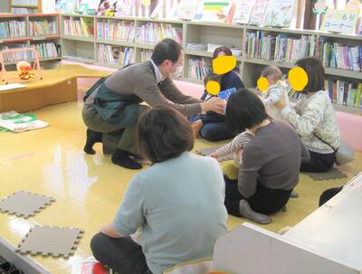 あかちゃんのおたのしみ会