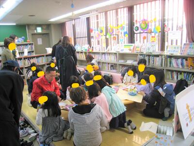 おたのしみ会の様子