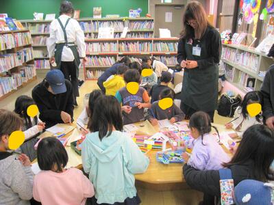 おたのしみ会の様子