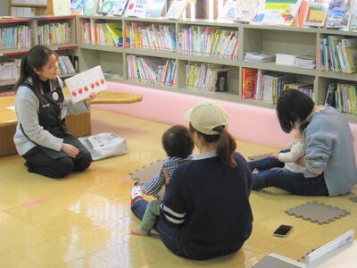 あかちゃんのおたのしみ会