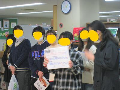 おたのしみ会の様子