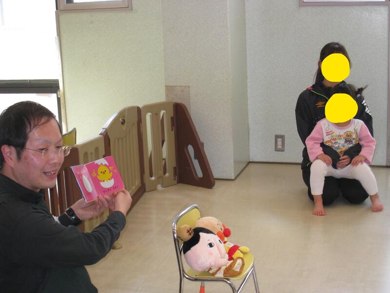 読み聞かせの様子
