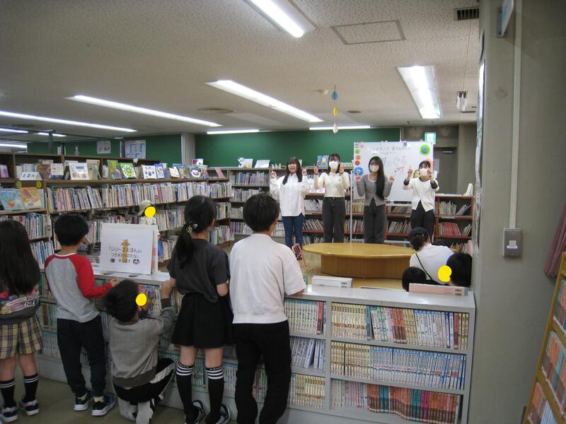 「ぐりとぐら」さんのおたのしみ会の様子