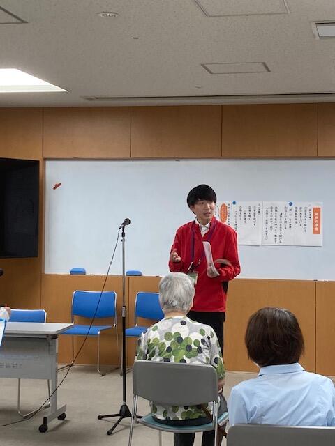 「輝くあなたが主役！本と仲間とフレイル予防」の様子