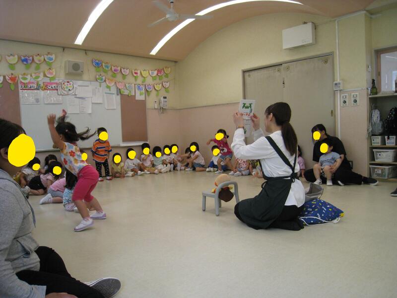 読み聞かせの様子