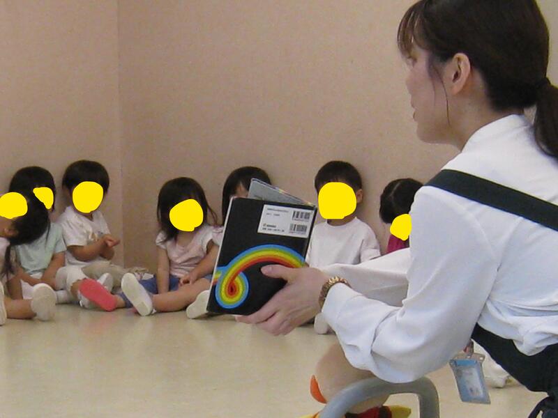 読み聞かせの様子