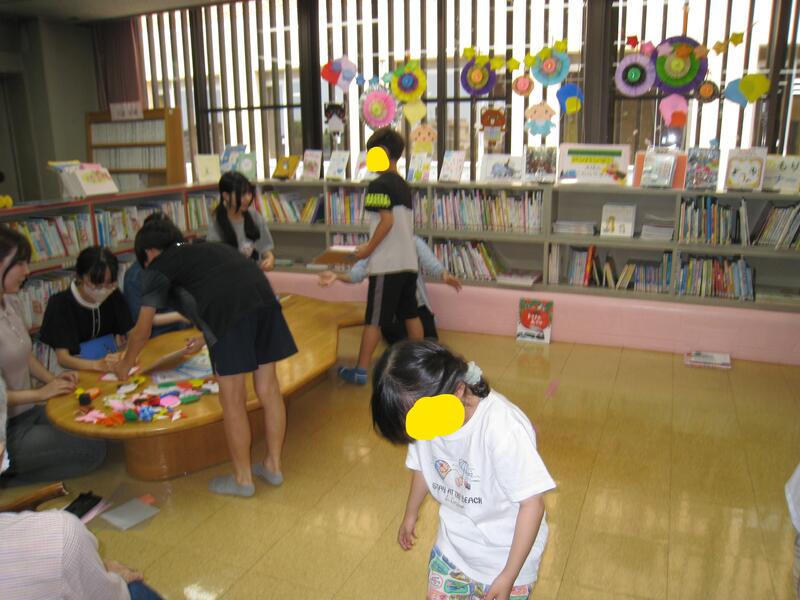 おたのしみ会の様子