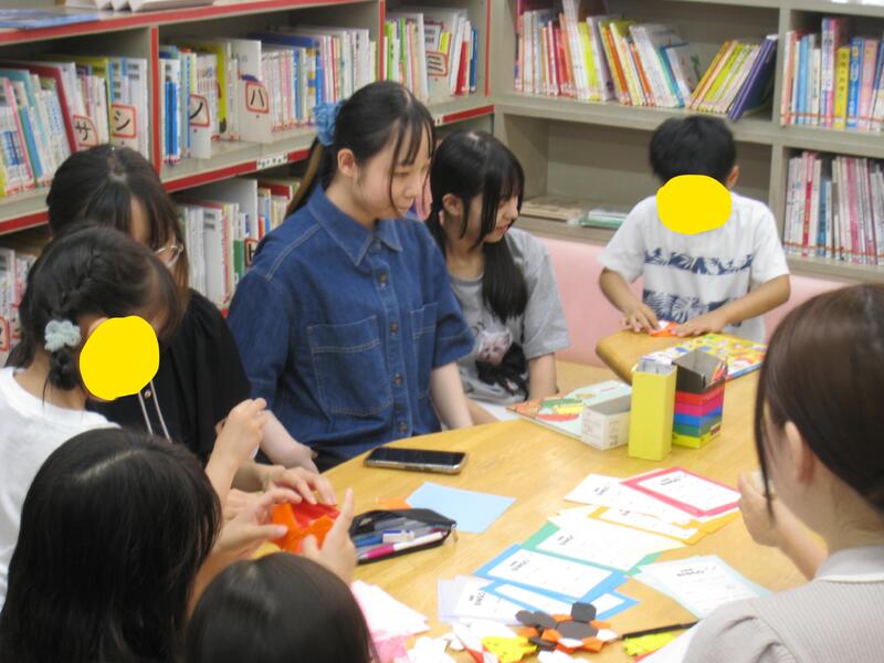 おたのしみ会の様子