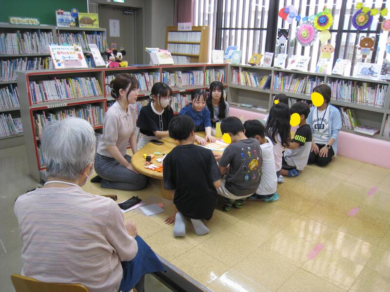 おたのしみ会の様子