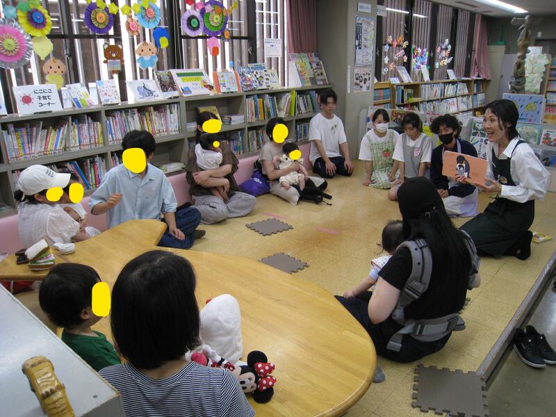 ふれあい遊びの様子