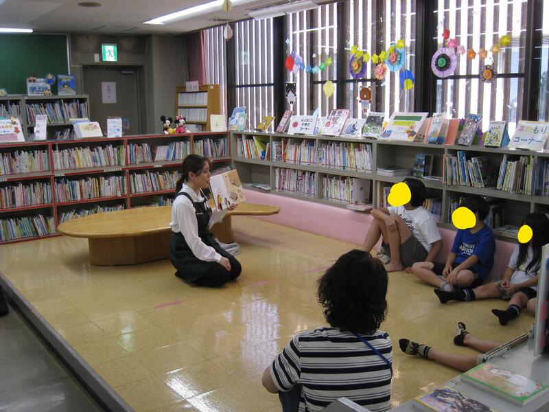 読み聞かせの様子
