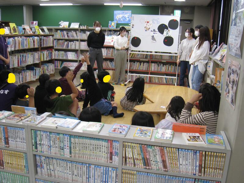 おたのしみ会の様子