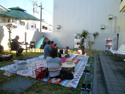 「おかしなおたのしみ会」の様子