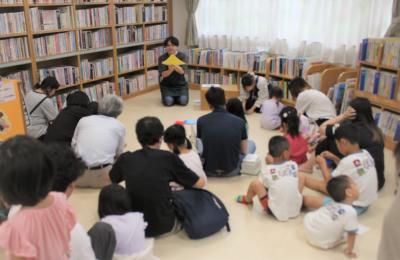 おたのしみ会の様子