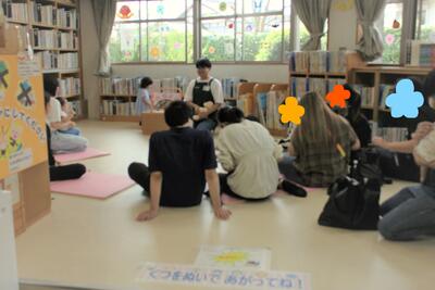 ちいさなおはなし会の様子