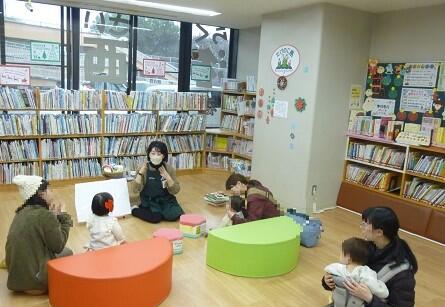 赤ちゃんと絵本をひらく会